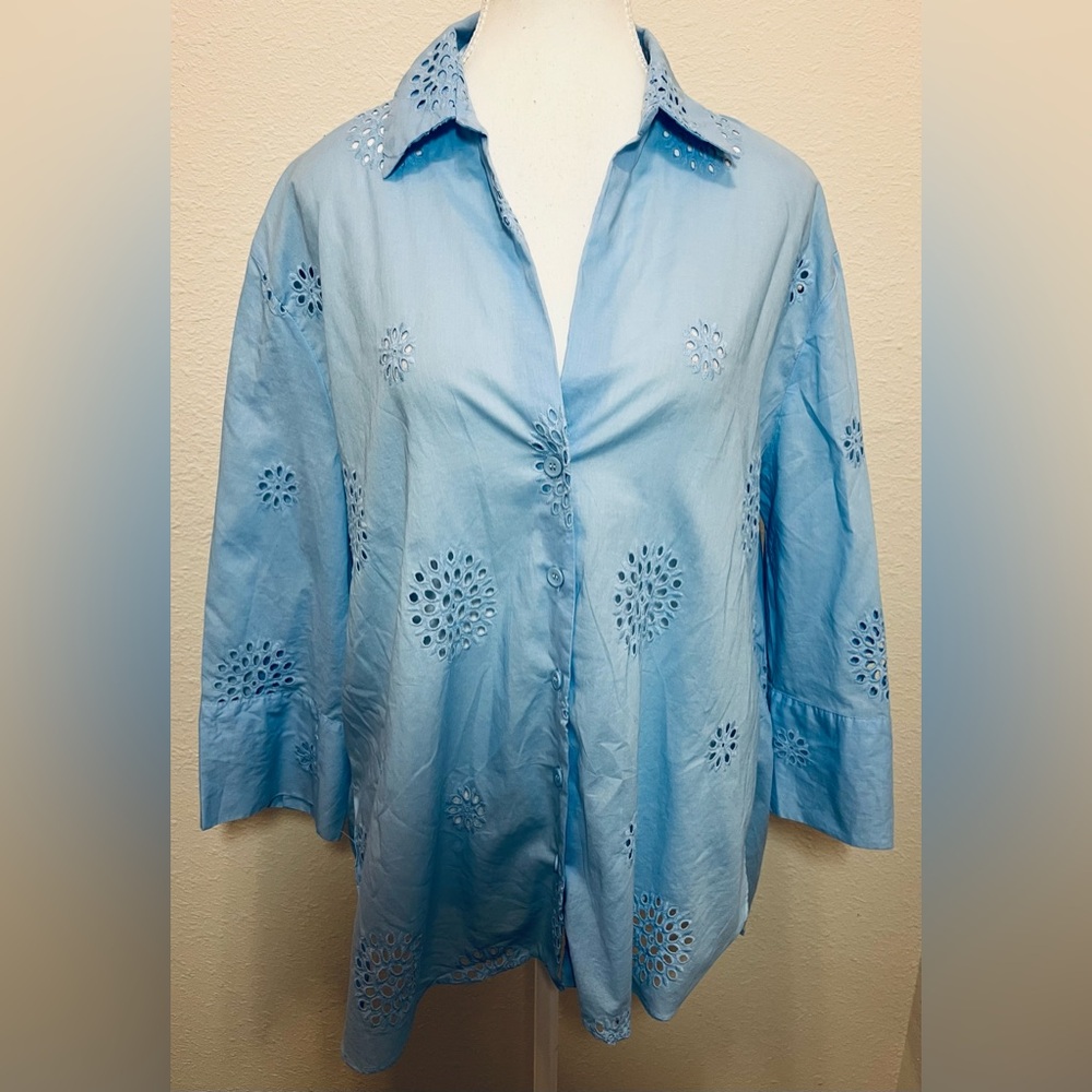 NWOT ZARA WOMENS BLOUSE SIZE MEDIUM LIGHT BLUE